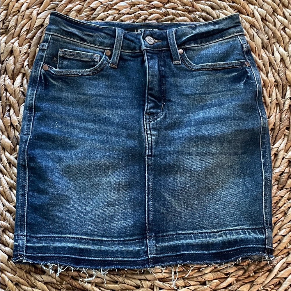 Judy Blue Dark Denim Pencil Skirt (bin11)
